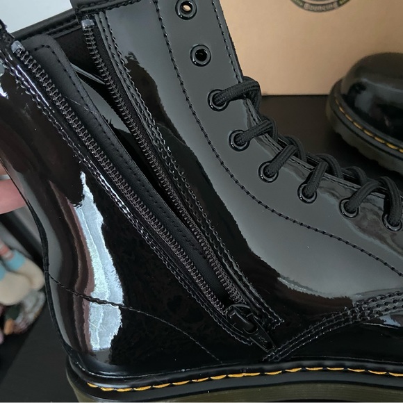 NIB Dr. Martens 1460Y Black Patent Leather Women's Boots - Picture 7 of 12